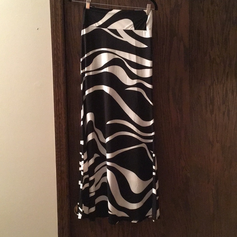 Black and white long skirt